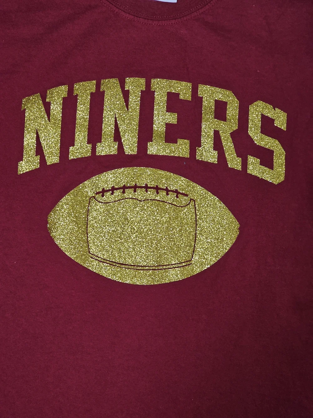 Gildan Red/Maroon T-Shirt with Gold 'NINERS' Football Graphic Size XL